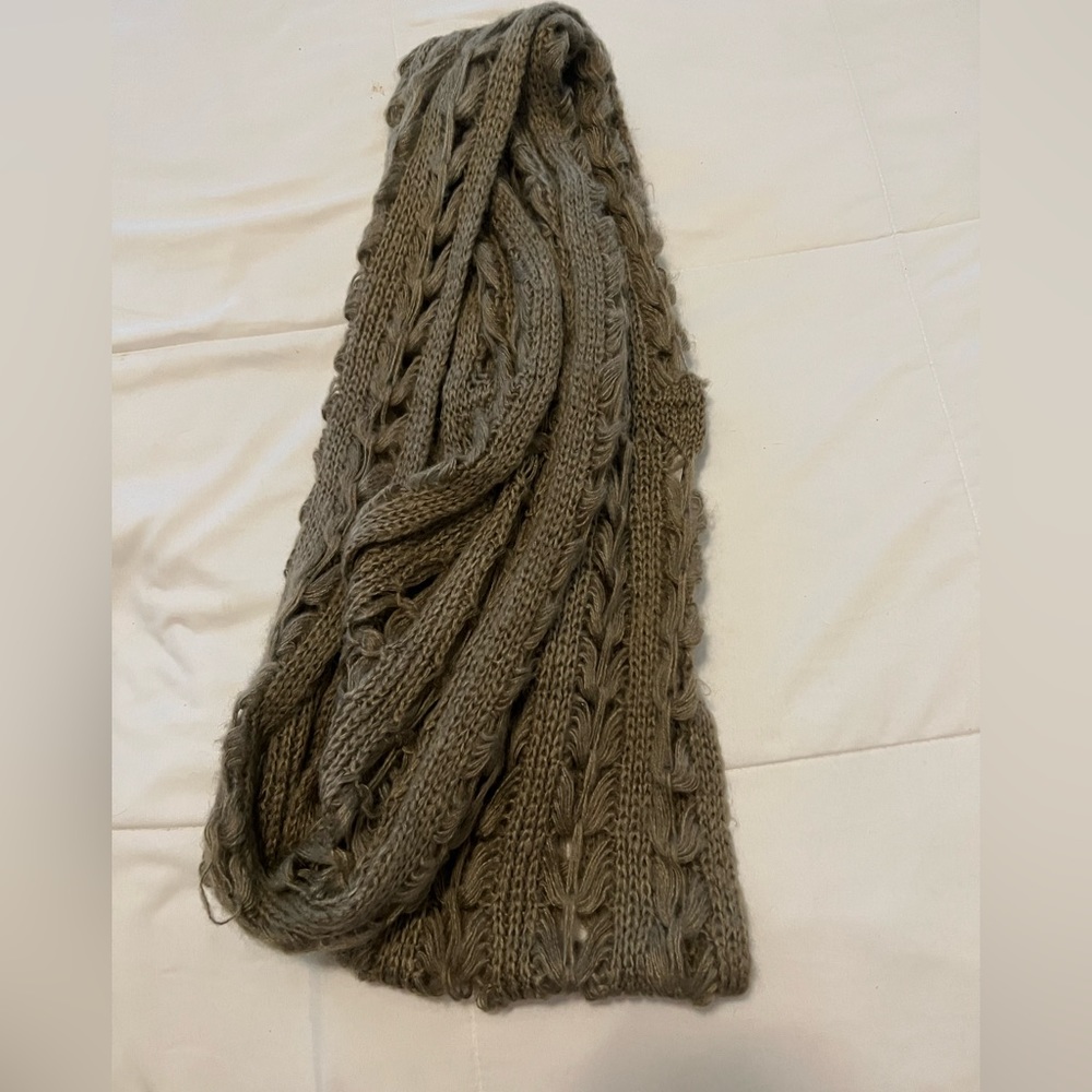 Tan yarn Infiniti scarf